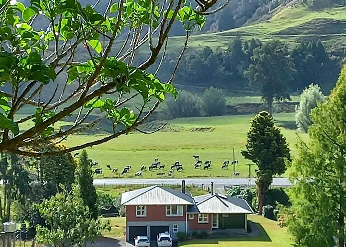 Hill Top View Farm Stay